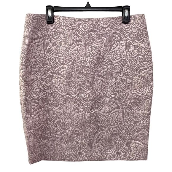 NWOT New York & Company Lavender Floral Embossed  Pencil Skirt - Picture 1 of 9